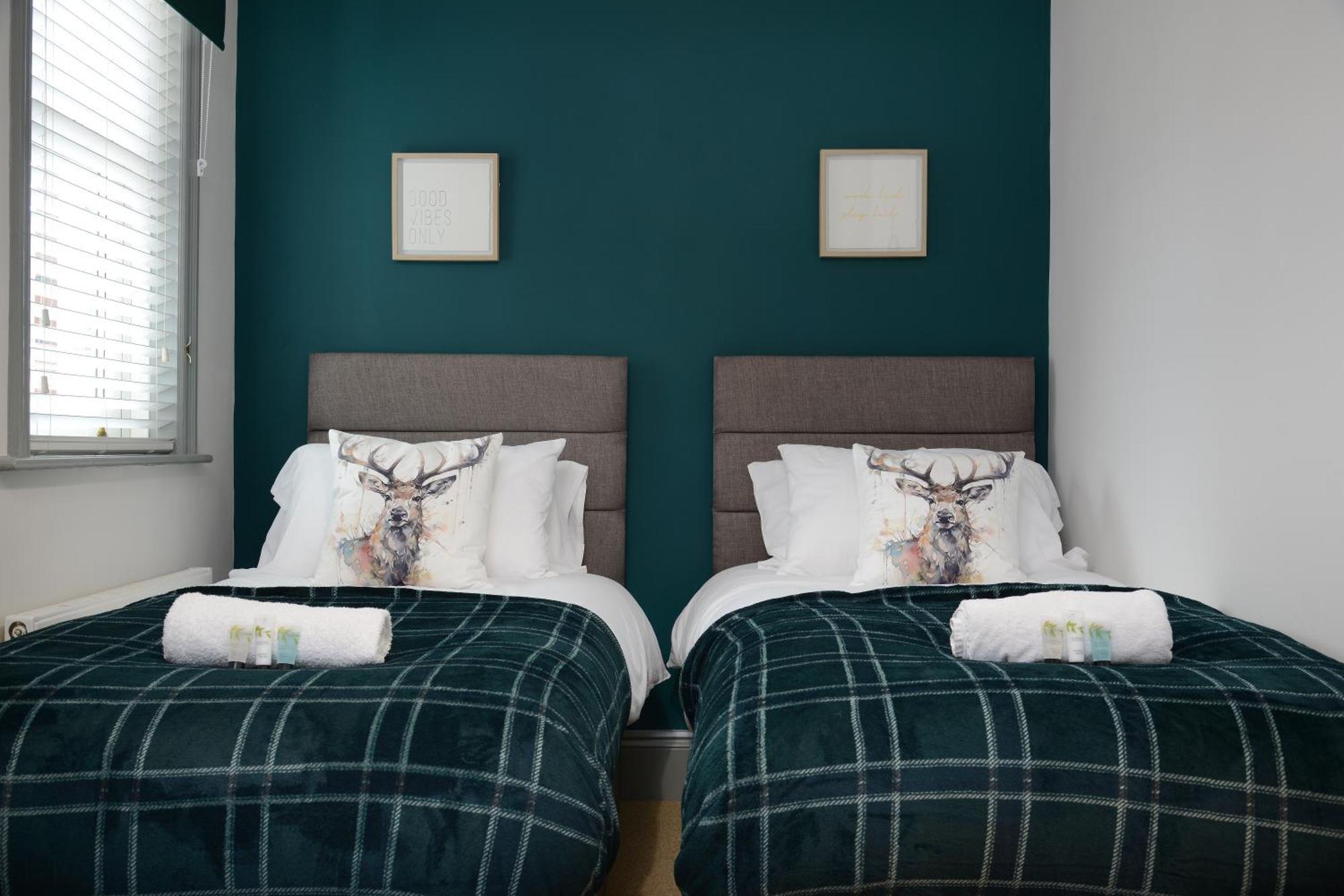 The Old Brewery Boardroom - Winchester City Centre - Unique Property - Free Parking - Sleeps 6 - By Xplus Stays Exterior foto